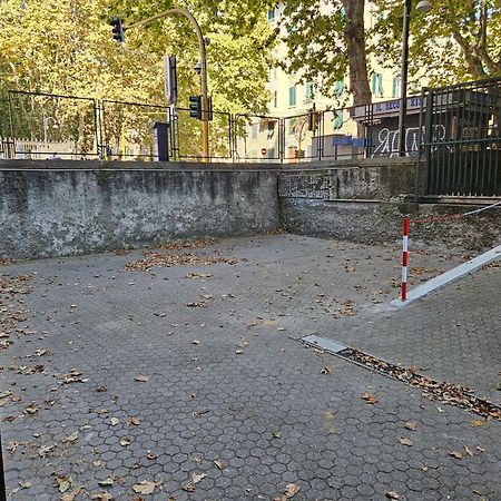 Отель Casa Regis - Free Parking Генуя Экстерьер фото