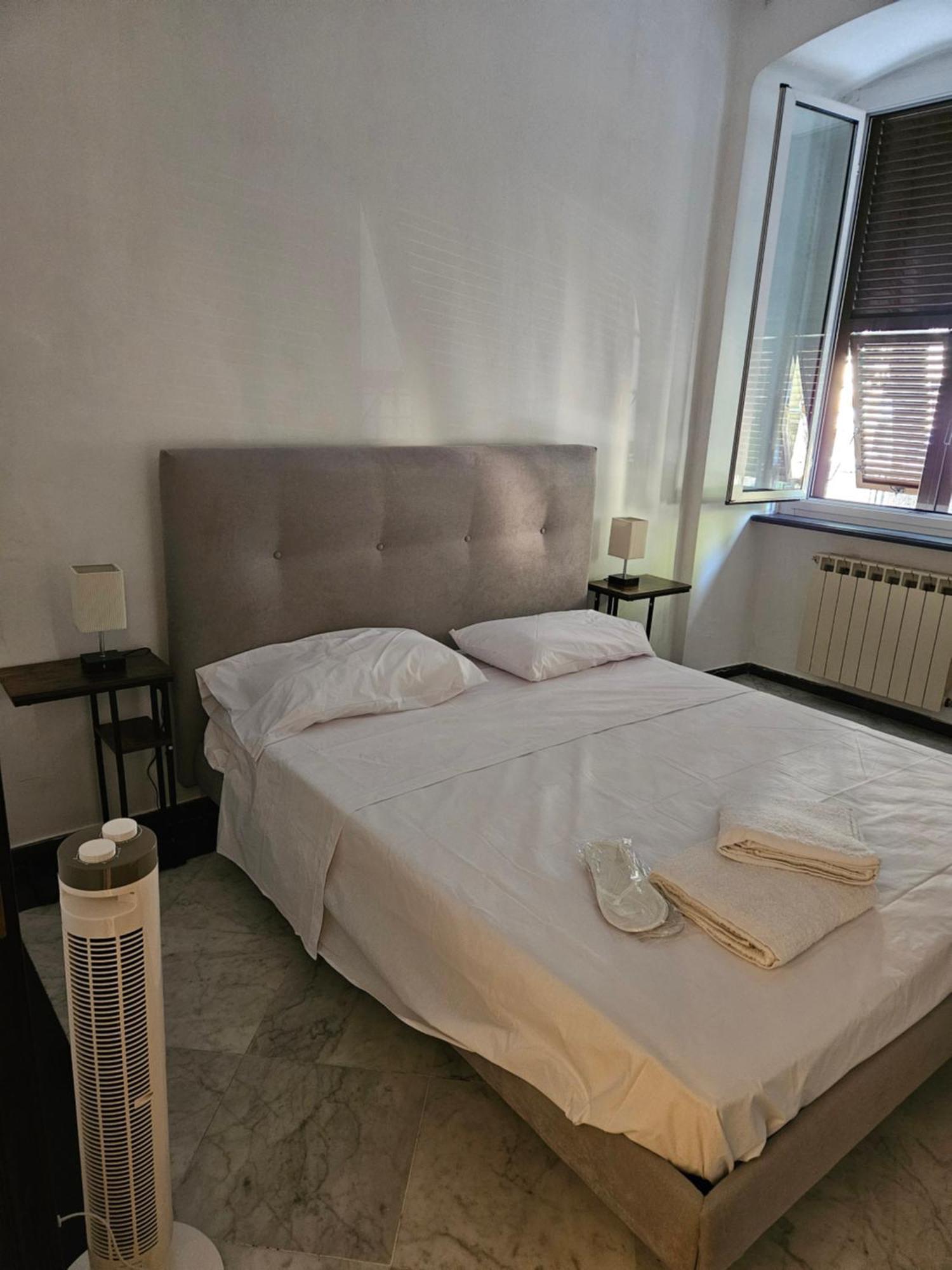 Отель Casa Regis - Free Parking Генуя Экстерьер фото
