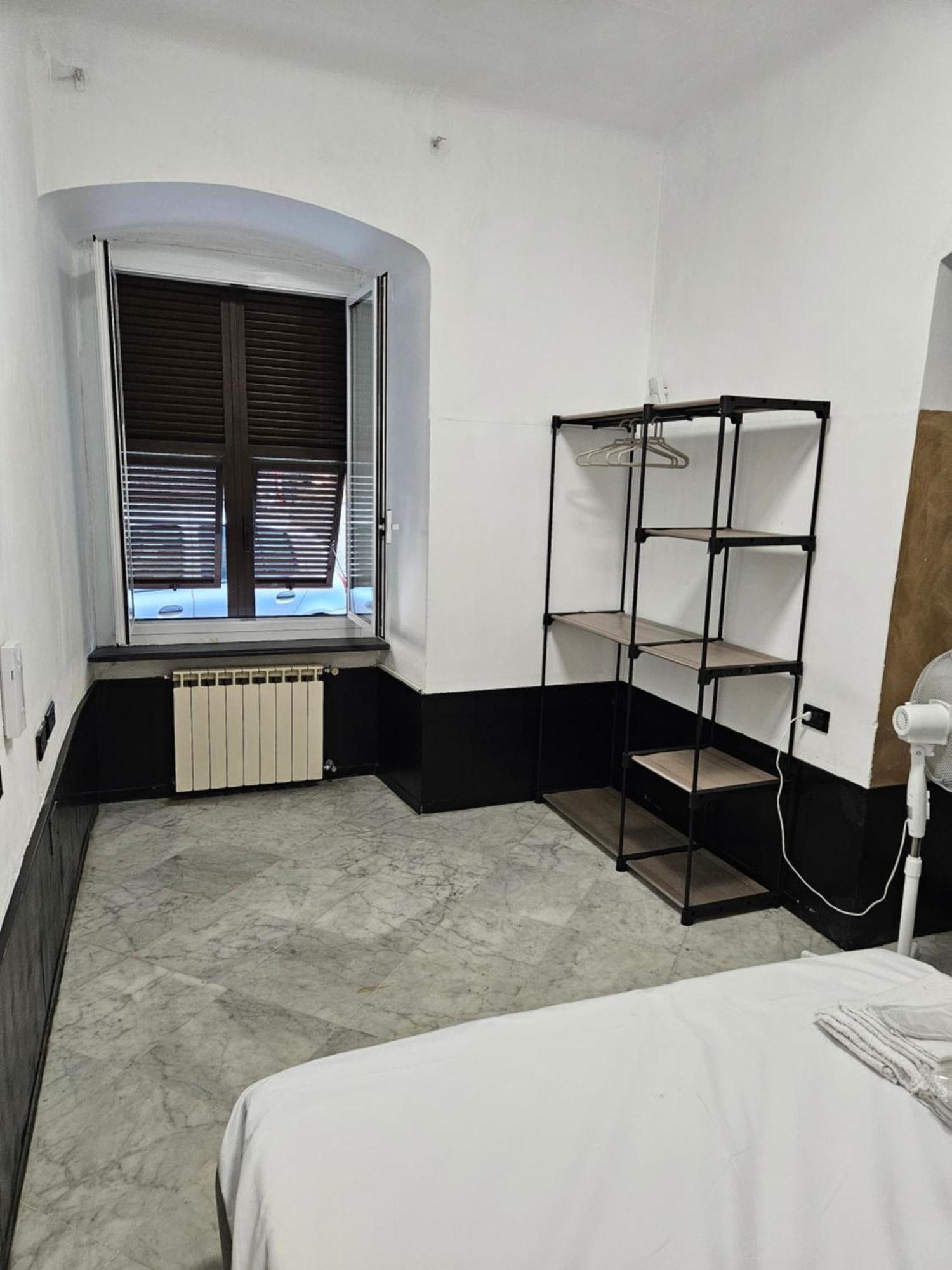 Отель Casa Regis - Free Parking Генуя Экстерьер фото